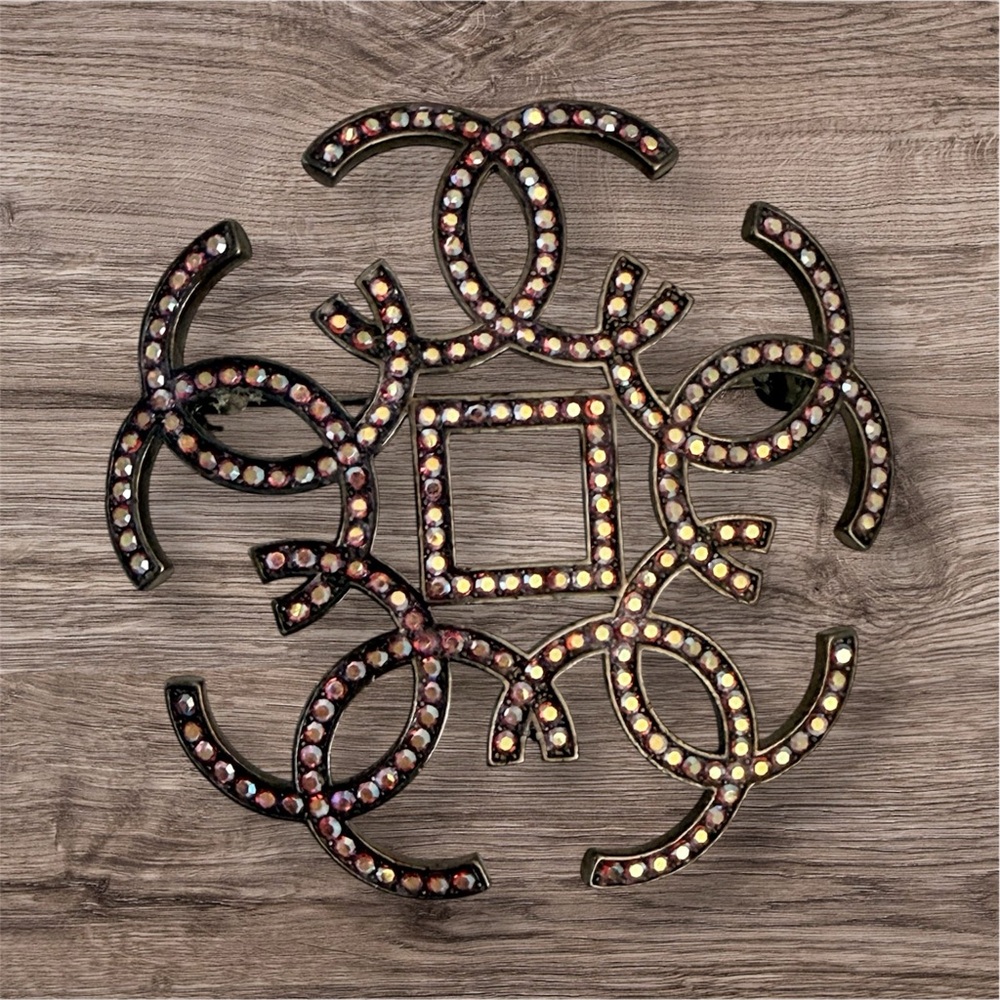 CC Aurora Borealis Pale Pink Crystals Interlocking Brooch